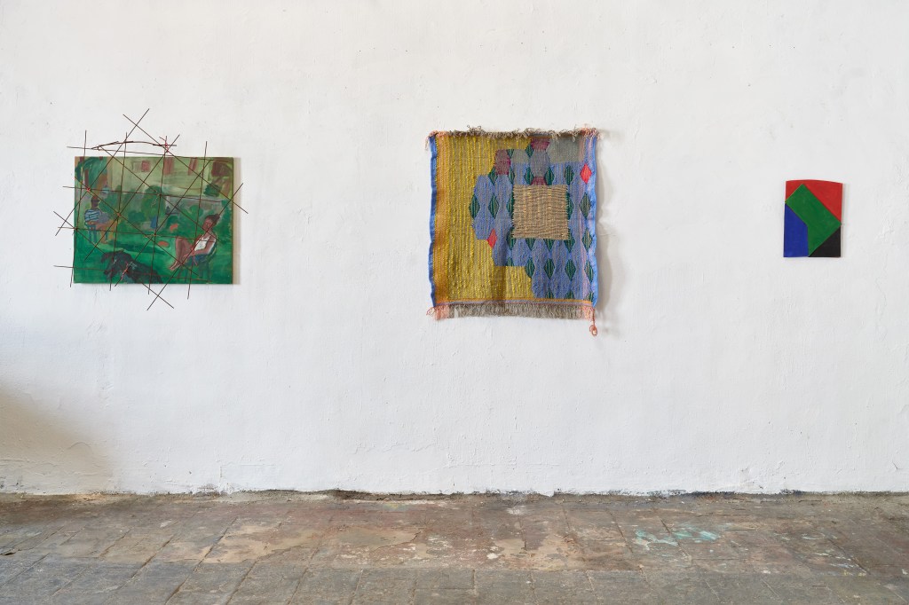 à gauche Raphaelle Paupert-Borne, au centre Cécile Savelli, à droite Jean Laube