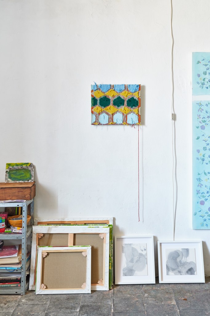 Cécile Savelli au sol XiaoJun SONG ©ADAGP, Paris, 2025